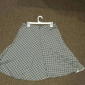 Black and white printed career skirt